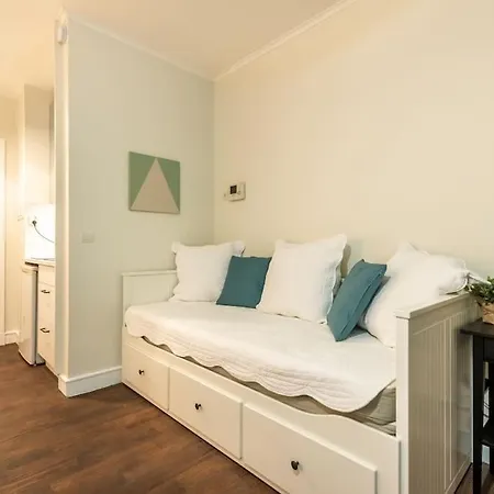 Proche Champs Elysees Paris