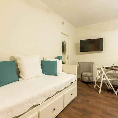 Apartment Proche Champs Elysees