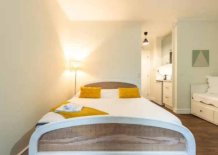 Proche Champs Elysees *