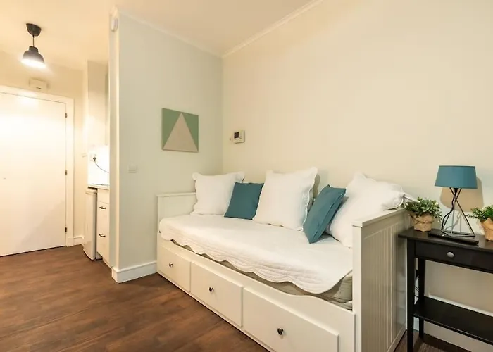 Proche Champs Elysees Paris