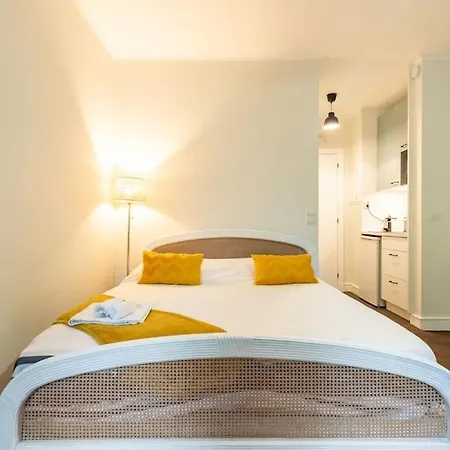 Proche Champs Elysees *